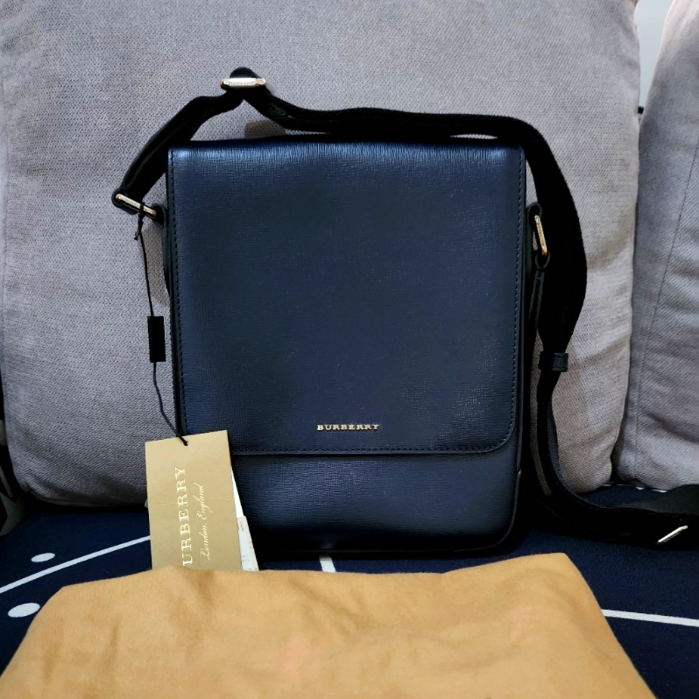 Burberry unisex cross body bag